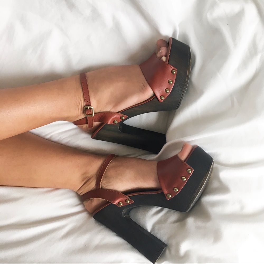 Platform heeled sandals 👡